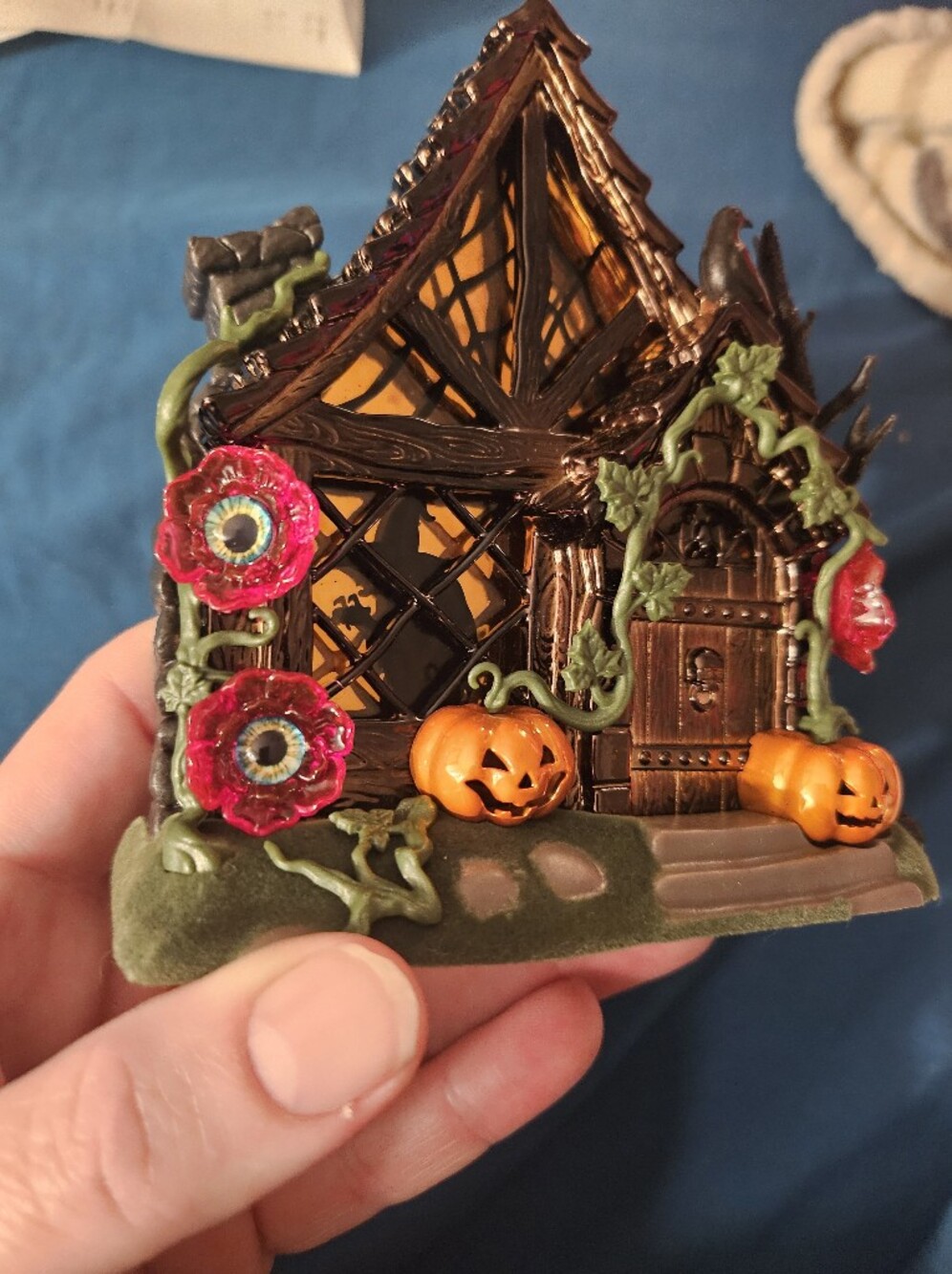 Bath Body Works HALLOWEEN Haunted Witch Cottage Projector Wallflower Plug In - Picture 10 of 12